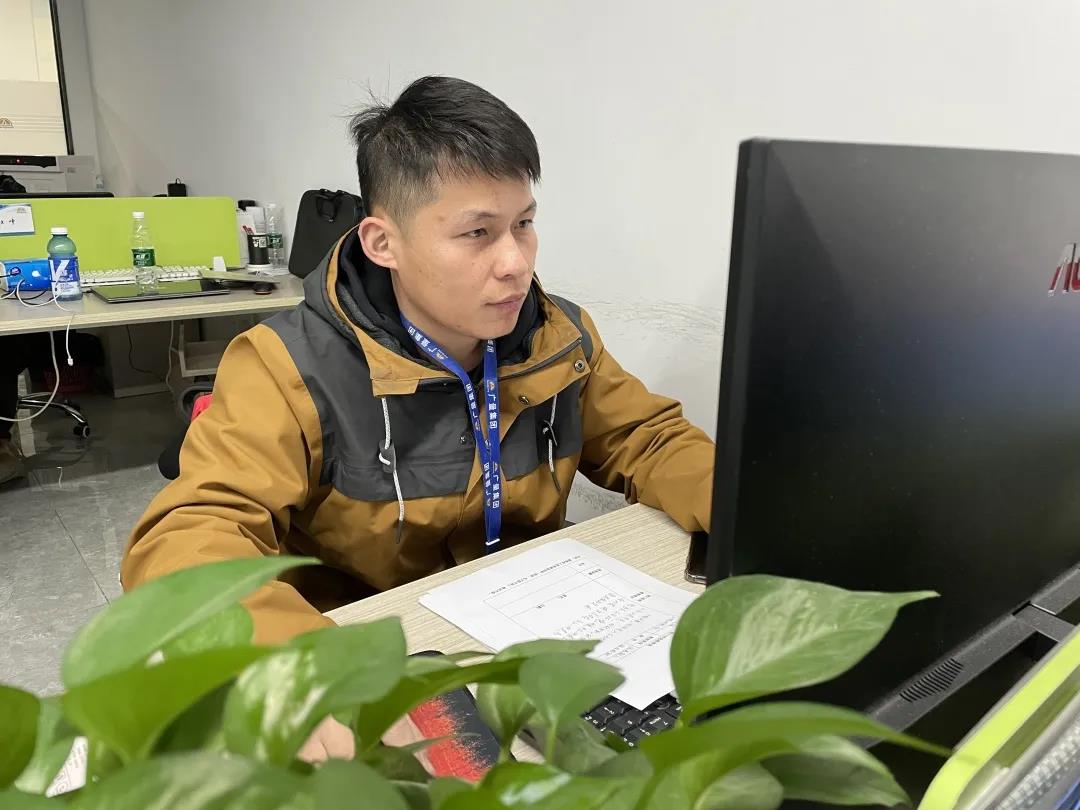 喜讯丨15vip太阳集团测绘公司熊慈斌喜提“广东省手艺能手”声誉称呼！！！