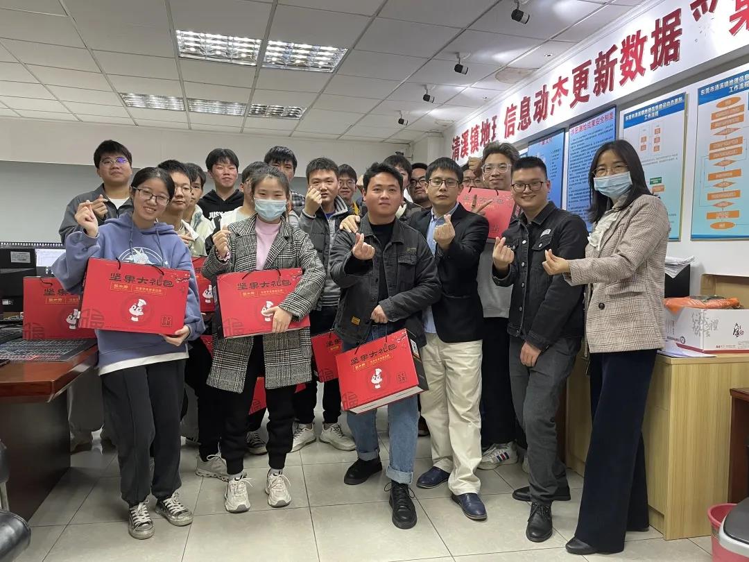 走访慰问，年货上门，15vip太阳集团集团多项行动确保项目部员工“就地”过好年！！！