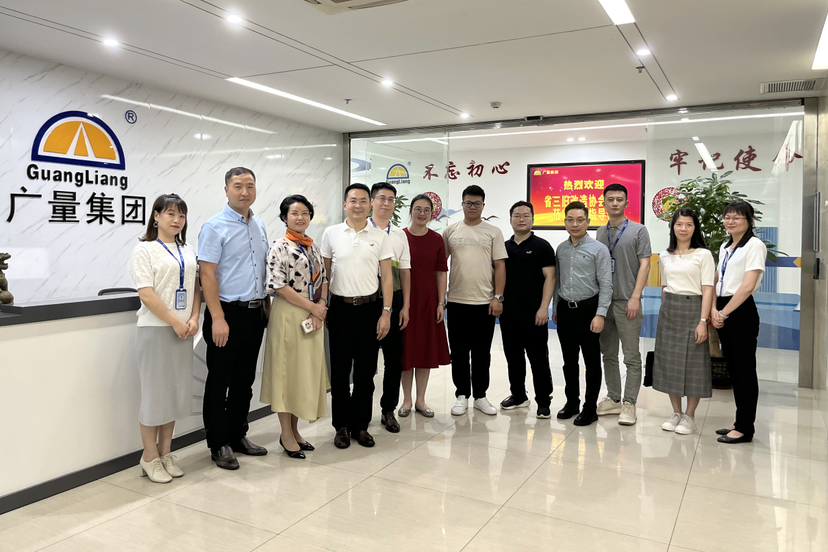 广东省三旧刷新协会秘书长田灼烁一行走访调研15vip太阳集团集团